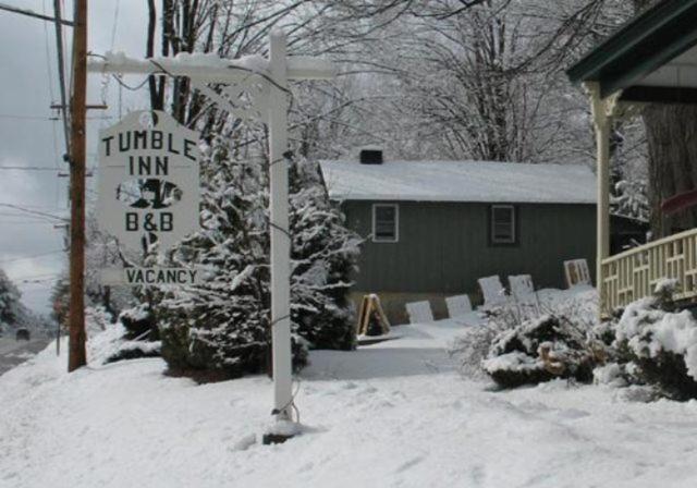 Schroon Lake Tumble Inn المظهر الخارجي الصورة