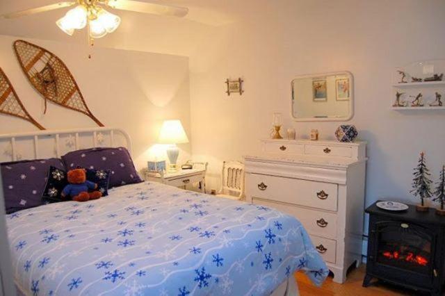 Schroon Lake Tumble Inn الغرفة الصورة